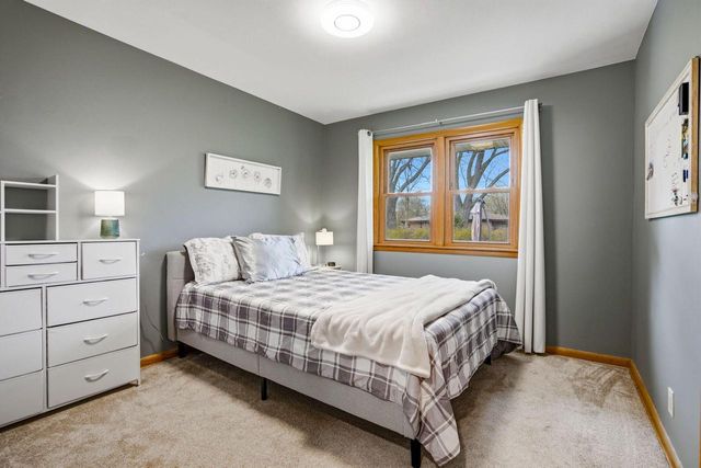 W228N3952 Crescent DRIVE, Pewaukee, WI 53072