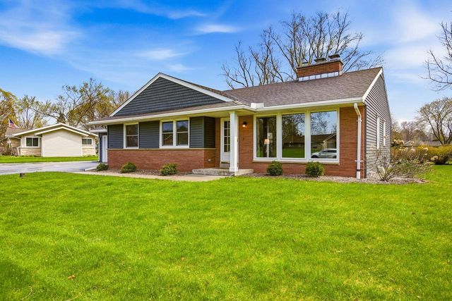 W228N3952 Crescent DRIVE, Pewaukee, WI 53072