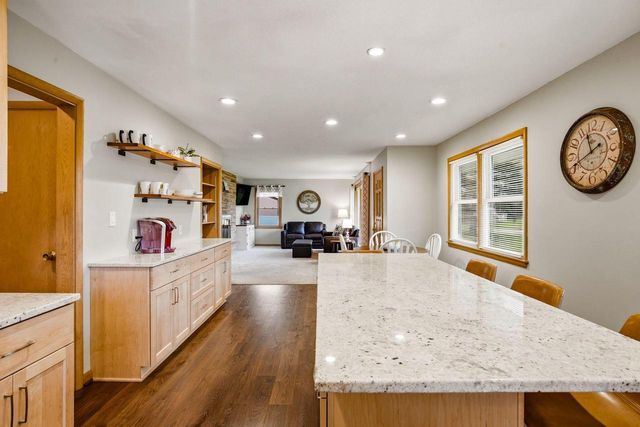 W228N3952 Crescent DRIVE, Pewaukee, WI 53072