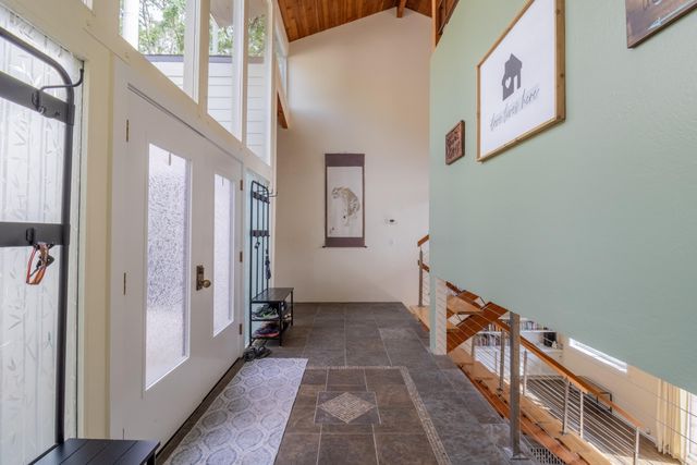 1710 NE Hillcrest Lane, Grants Pass, OR 97526