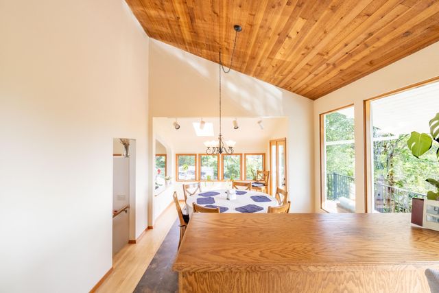 1710 NE Hillcrest Lane, Grants Pass, OR 97526