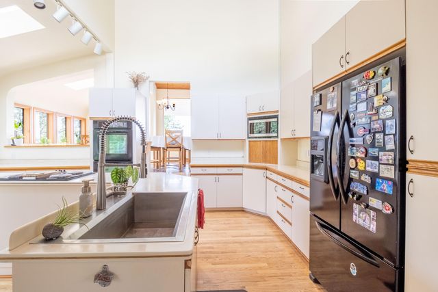 1710 NE Hillcrest Lane, Grants Pass, OR 97526
