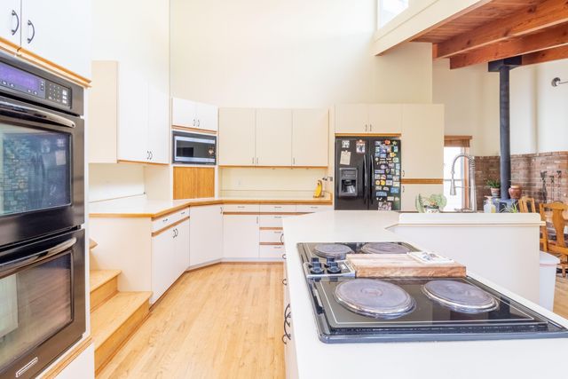 1710 NE Hillcrest Lane, Grants Pass, OR 97526