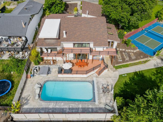 1710 NE Hillcrest Lane, Grants Pass, OR 97526