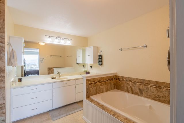 1710 NE Hillcrest Lane, Grants Pass, OR 97526