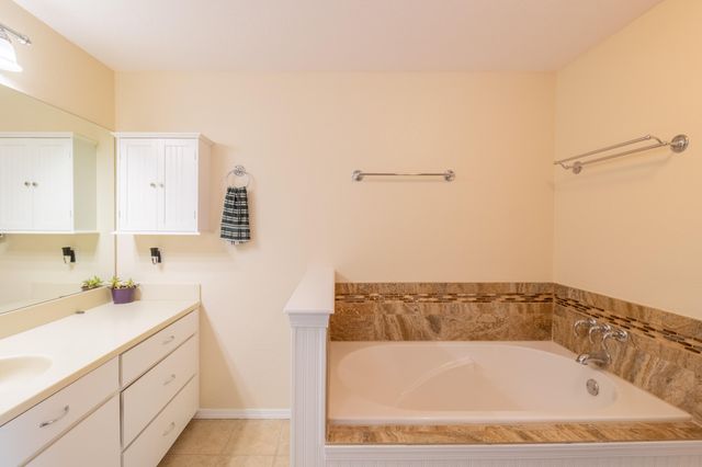 1710 NE Hillcrest Lane, Grants Pass, OR 97526