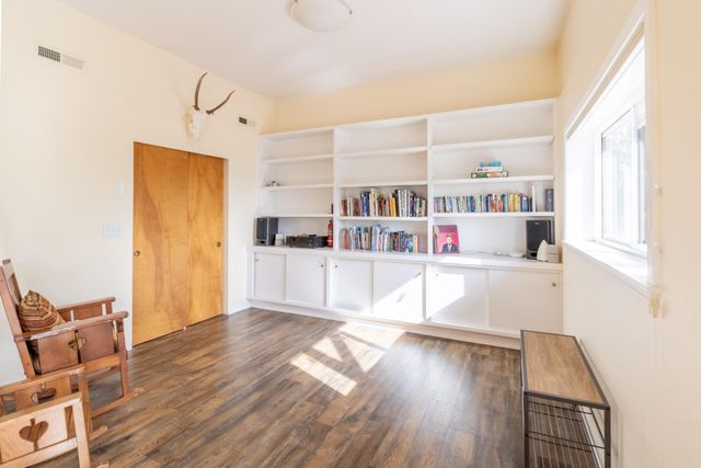 1710 NE Hillcrest Lane, Grants Pass, OR 97526