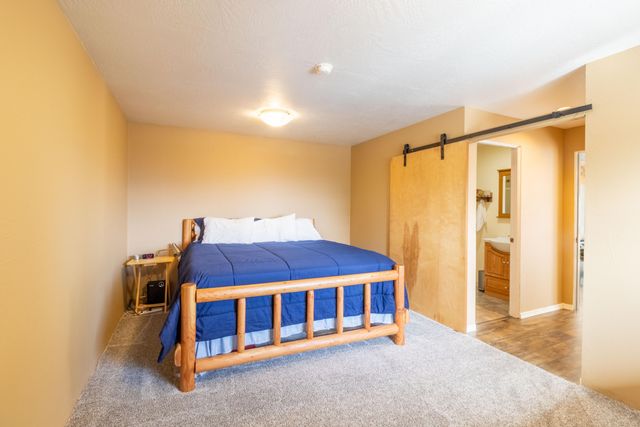 1710 NE Hillcrest Lane, Grants Pass, OR 97526