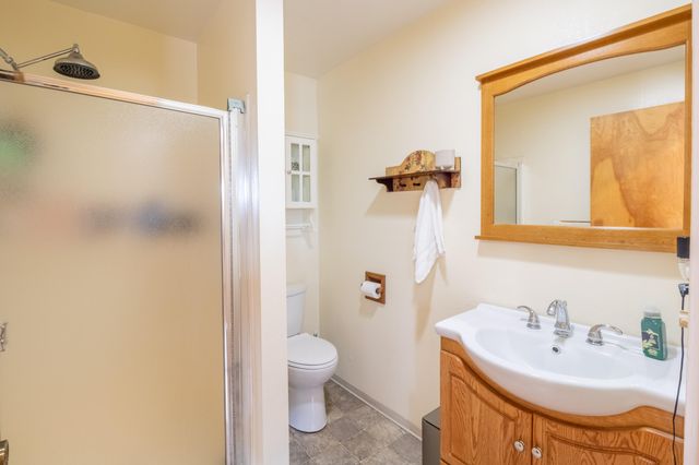 1710 NE Hillcrest Lane, Grants Pass, OR 97526