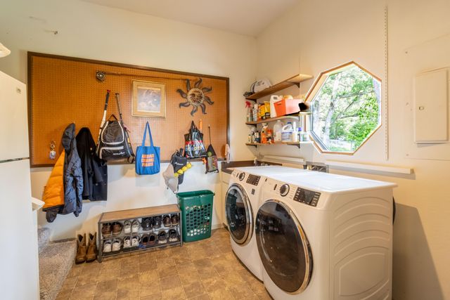 1710 NE Hillcrest Lane, Grants Pass, OR 97526
