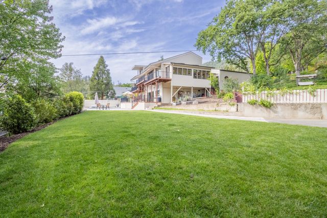 1710 NE Hillcrest Lane, Grants Pass, OR 97526