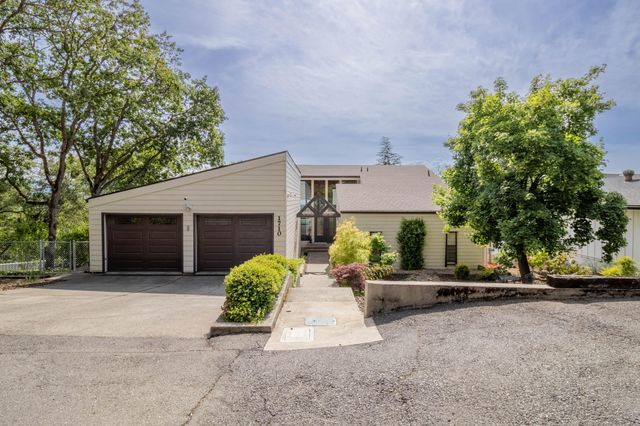 1710 NE Hillcrest Lane, Grants Pass, OR 97526