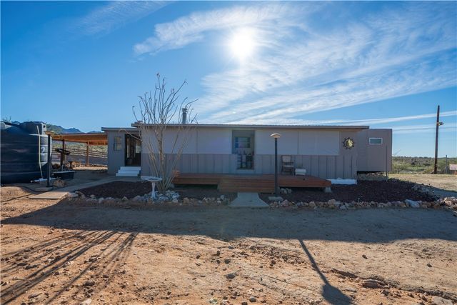 10887 Duncan Road, Yucca, AZ 86438