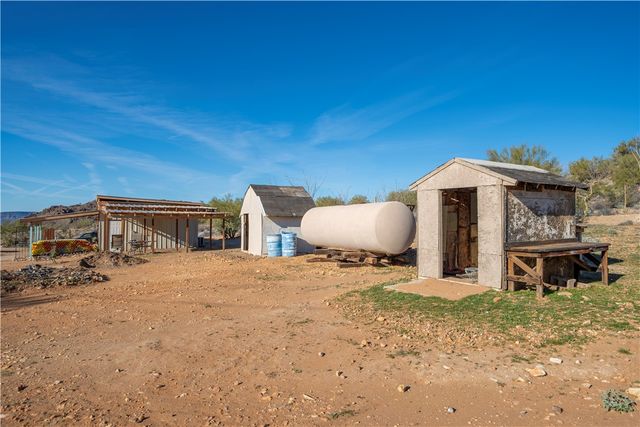 10887 Duncan Road, Yucca, AZ 86438