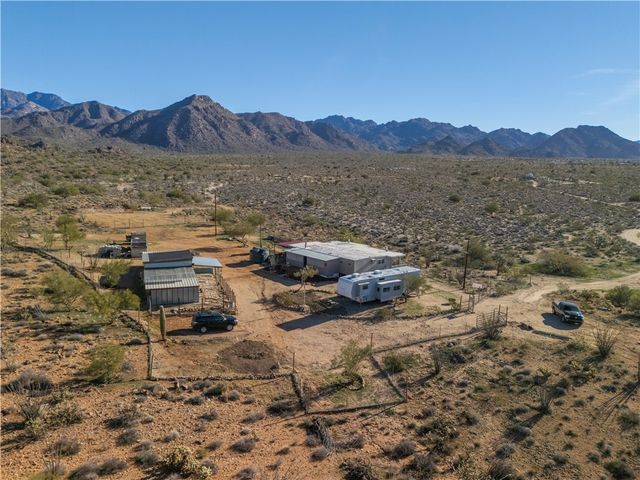 10887 Duncan Road, Yucca, AZ 86438