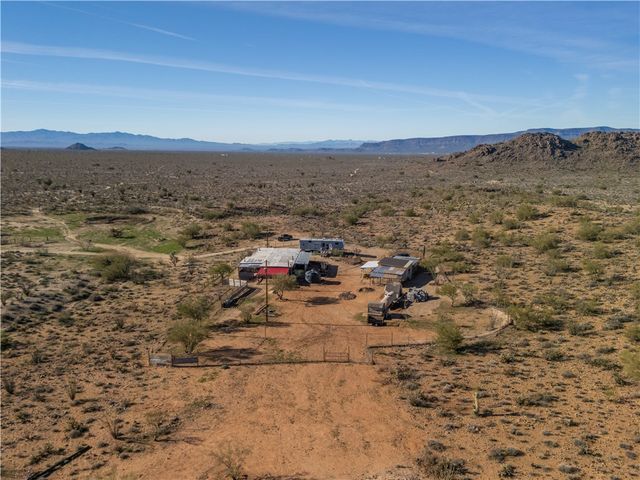 10887 Duncan Road, Yucca, AZ 86438