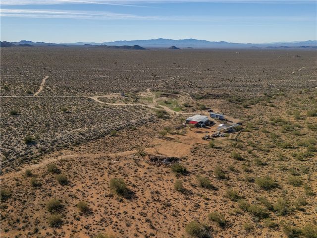 10887 Duncan Road, Yucca, AZ 86438