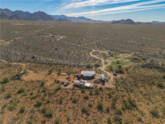 10887 Duncan Road, Yucca, AZ 86438
