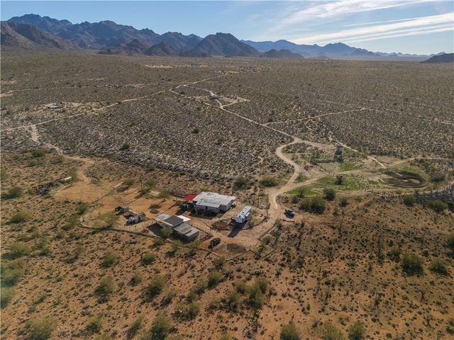 10887 Duncan Road, Yucca, AZ 86438