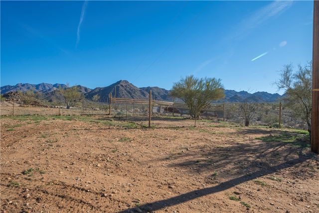 10887 Duncan Road, Yucca, AZ 86438