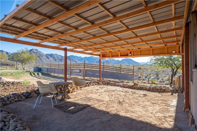 10887 Duncan Road, Yucca, AZ 86438