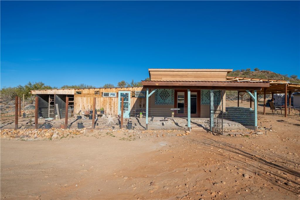 10887 Duncan Road, Yucca, AZ 86438