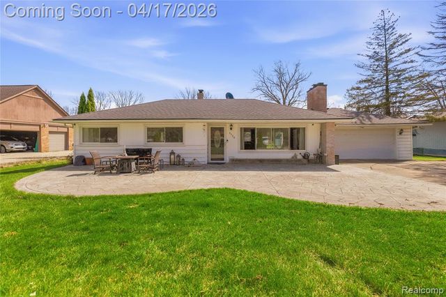 3520 Denson Drive, Sterling Heights, MI 48310