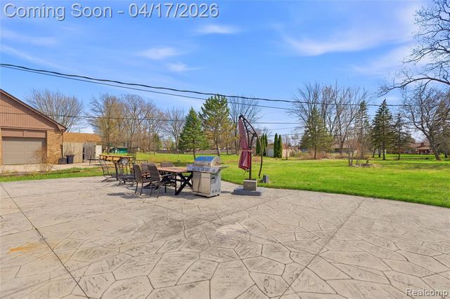 3520 Denson Drive, Sterling Heights, MI 48310