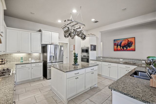 2051 Cottonwood Way, San Antonio, TX 78253