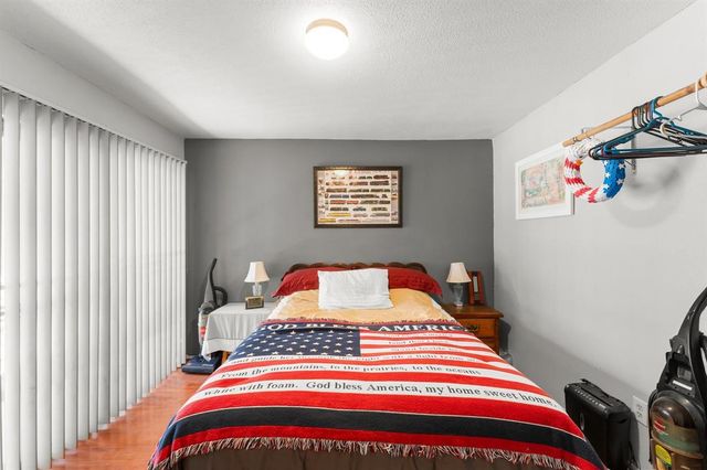 6701 Sands Point Drive 114, Houston, TX 77074