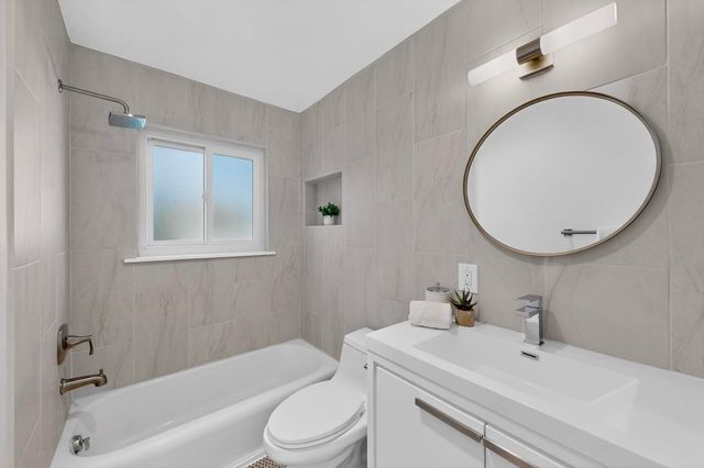 1019 Practilliano, Santa Fe, NM 87505