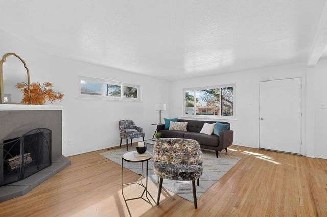 1019 Practilliano, Santa Fe, NM 87505