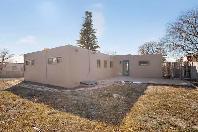 1019 Practilliano, Santa Fe, NM 87505