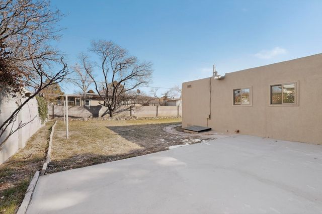 1019 Practilliano, Santa Fe, NM 87505