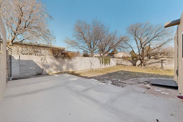 1019 Practilliano, Santa Fe, NM 87505