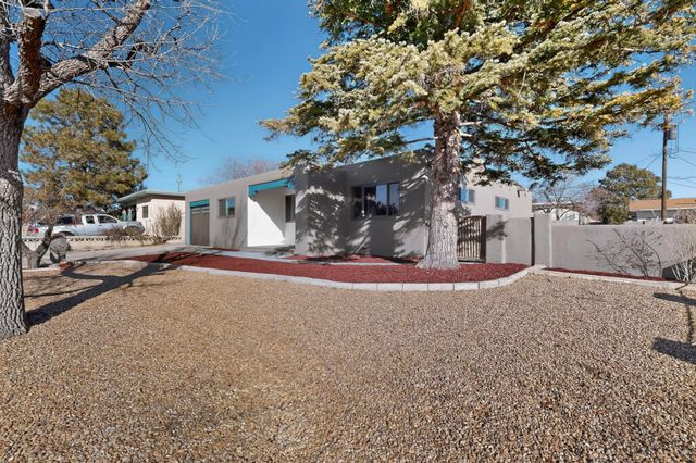 1019 Practilliano, Santa Fe, NM 87505