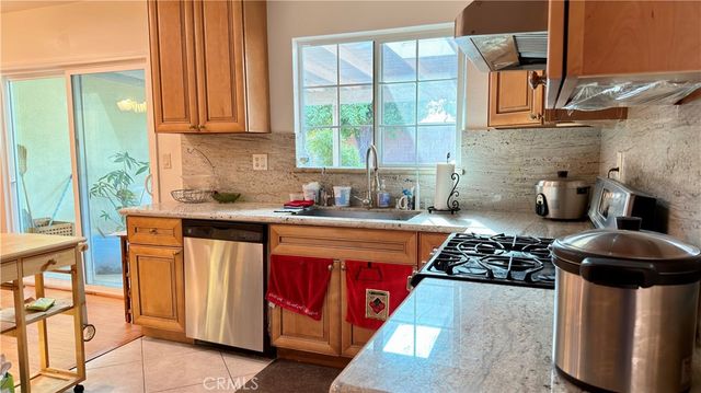 9621 Jumilla, Chatsworth, CA 91311