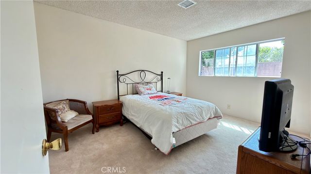9621 Jumilla, Chatsworth, CA 91311