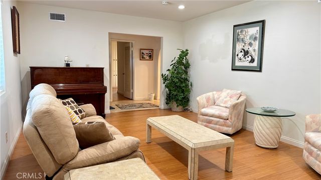 9621 Jumilla, Chatsworth, CA 91311