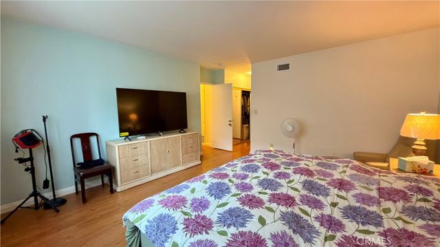 9621 Jumilla, Chatsworth, CA 91311