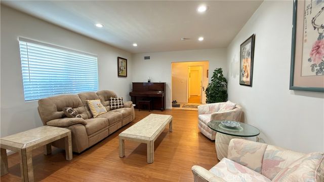 9621 Jumilla, Chatsworth, CA 91311