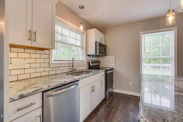 426 West Highland Road, Johnson City, TN 37604
