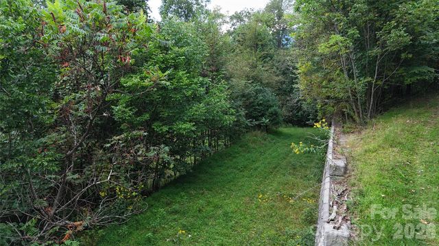 200 and 201 Fern Hill Drive, Mars Hill, NC 28754