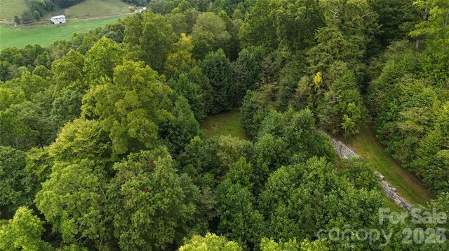 200 and 201 Fern Hill Drive, Mars Hill, NC 28754