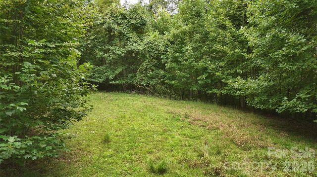200 and 201 Fern Hill Drive, Mars Hill, NC 28754