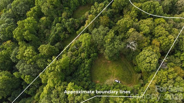 200 and 201 Fern Hill Drive, Mars Hill, NC 28754