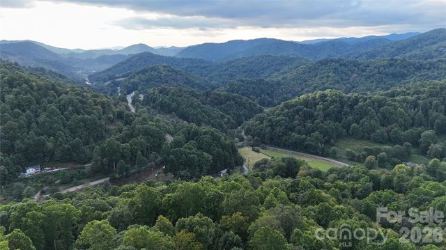 200 and 201 Fern Hill Drive, Mars Hill, NC 28754