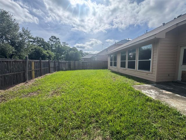 18914 Squirrel Oaks Drive, Magnolia, TX 77355