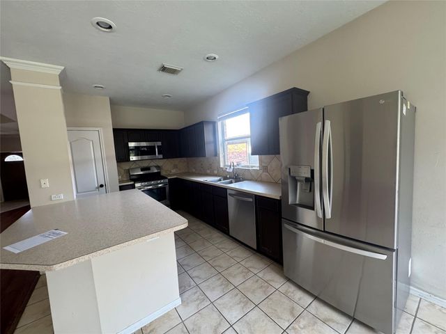 18914 Squirrel Oaks Drive, Magnolia, TX 77355