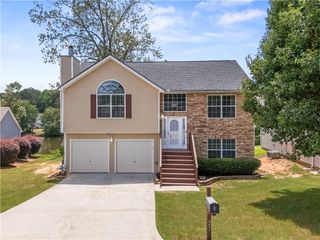 27 Waters Edge Way, Fayetteville, GA 30215